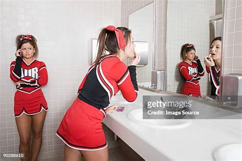 Young Cheerleaders Photos And Premium High Res Pictures Getty Images