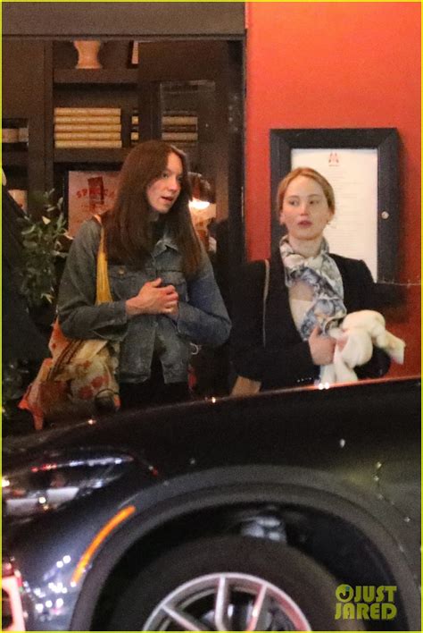 Jennifer Lawrence Cooke Maroney Dine Out With Friends In Rare Outing