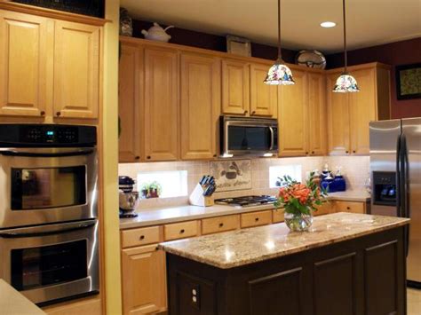 Is highly regulated by ensuring that all recommended standards in terms of measurements are strictly followed. Replacement Kitchen Cabinet Doors: Pictures, Options, Tips ...