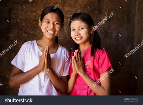 5219 Myanmar Village Girl Images Stock Photos And Vectors Shutterstock