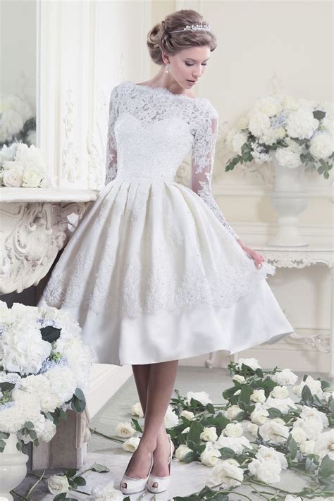 Vintage Lace Wedding Dresses Tea Length With Sleeves