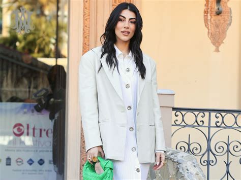 Total White Per Giulia Salemi Look Al Top Nonostante La Crisi Con Pretelli The Wom Fashion