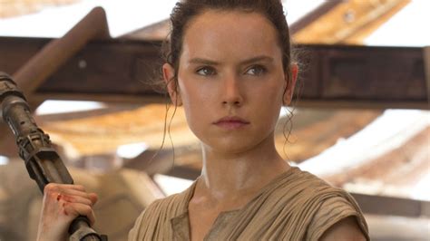 Watch Star Wars 8s Daisy Ridley Show Off Impressive Lightsaber Skills