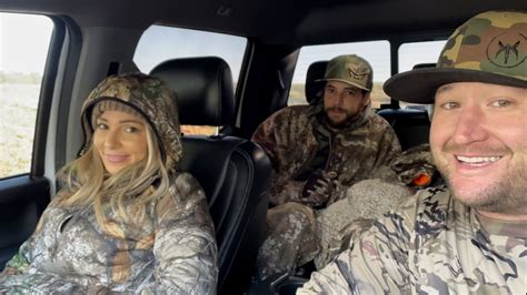 Kye Kelley And Lizzy Musi Deer Hunting Youtube