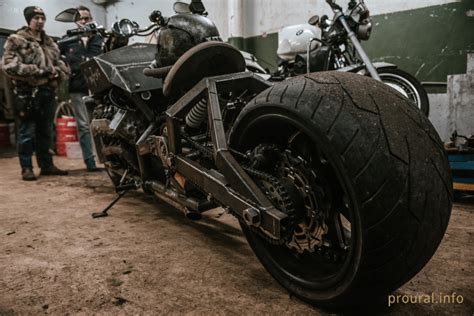 With the automatic transmission in place, the problem manual transmission bikes are currently preferred over fully automatic motorcycles because of four reasons, namely, fuel efficiency, reliability, price. Man Puts V8 LEXUS Engine and Automatic Transmission on a ...