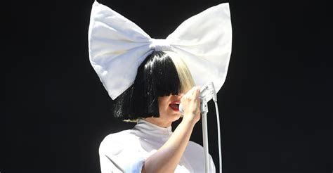 Sia Leaked Her Own Nude Photo To Beat A Scammer The Fader