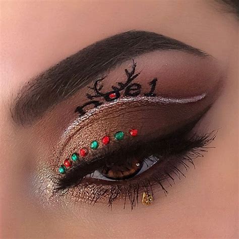 50 Festive Christmas Makeup Ideas For Beauty Lovers Christmas Eye