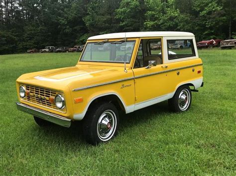 Cars 1974 Ford Bronco Ranger Package Wagon 302
