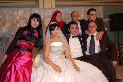 شاهد صور زفاف منى بنت الفنان أحمد سلامه وأخت الفنانة الجميلة سارة سلامة وهي كمان جميلة جداً زي أختها