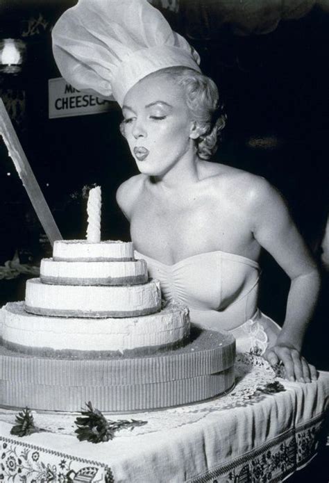 Marilyn monroe happy birthday gif. Glamor if-only | Marilyn monroe photos, Marilyn monroe ...