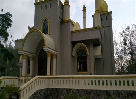 Viral Masjid Megah Berdiri Di Tengah Hutan PelangiQQ Lounge