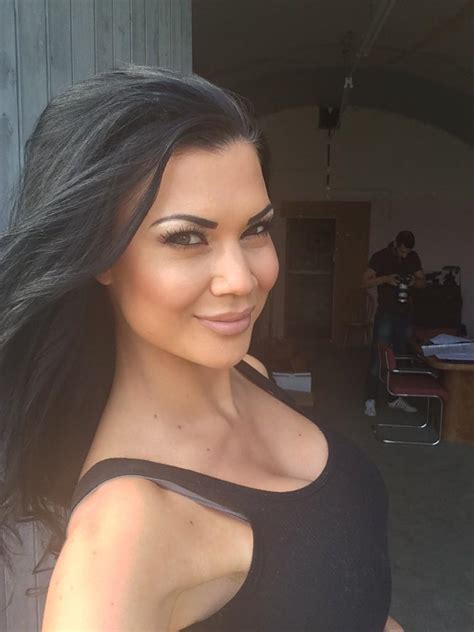 jasmine jae 18 on twitter make up all done for today s shoot by maddierobinsmak loveher