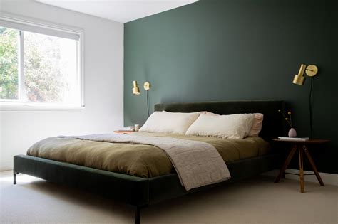 Green Accent Wall Bedroom Ideas