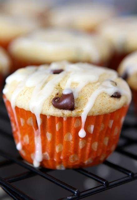 While most chocolate chip cookies are either crispy or chewy, these ricotta chocolate chip cookies are tender and soft. Orange Ricotta Chocolate Chip Muffins - Two Peas & Their Pod