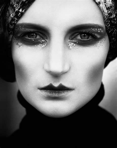 Glamour Girl Isabelle N Evokes The 1920s Style Of Nancy Cunard And