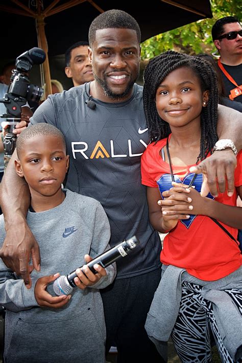 He married torrei hart in 2003, but divorced her in 2011 due to irreconcilable differences. Kevin Hart's Cutest Family Pictures | POPSUGAR Celebrity