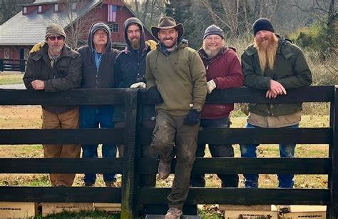 Barnwood Builders cast and talented characters on DIY Network in 2021