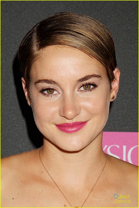 Shailene Woodley Shines Bright At The Fault In Our Stars Nyc Premiere