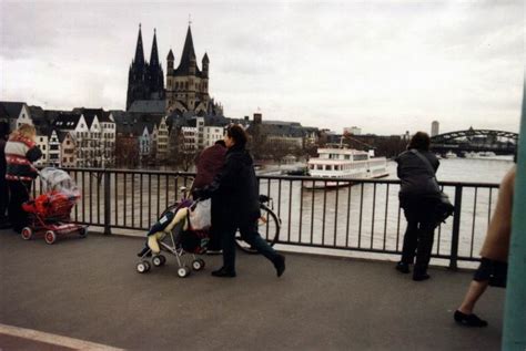 Köln hat schon viele verheerende hochwasser erlebt. DLRG - Ortsgruppe Köln Rodenkirchen e.V. - Hochwasser in ...