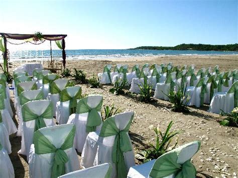 Playa Tropical Beach Resort Ilocos Norte Plaj