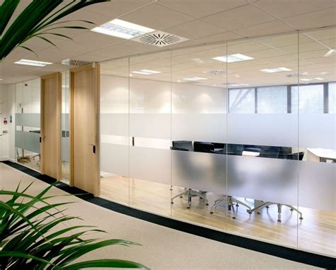 Single Glazed Frameless Glass Partitions And Walls Avanti Systems Usa Glass Office Partitions