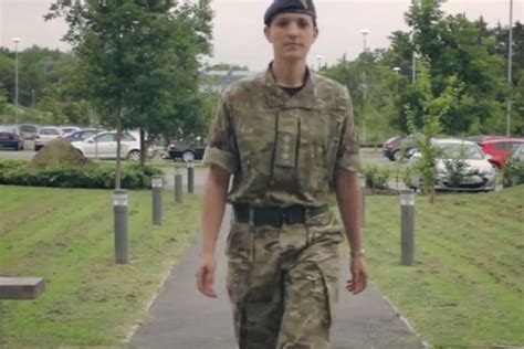 Hannah Winterbourne La Primera Militar Transgénero Del Ejército