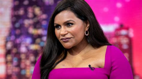 Mindy Kaling Has A Good Reason For Not Talking About Her Daughters Paternity Huffpost Null
