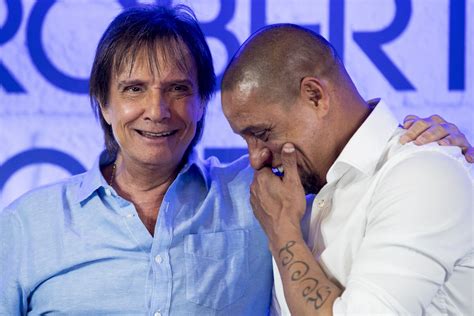 C Mo La Vida Arrebat A Roberto Carlos Lo Que M S Quer A Y Su Eterna