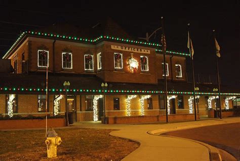 Kankakee Rings In Holiday With Depot Light Show Library Wreath