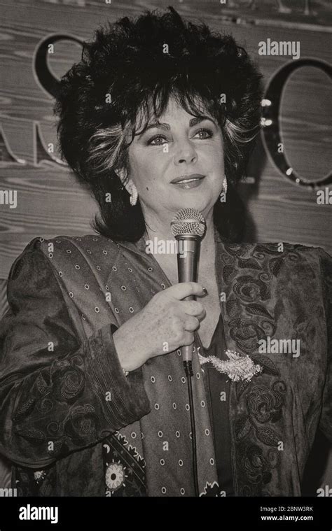Elizabeth Taylor Actress In London For The Launch Of Her New Perfume