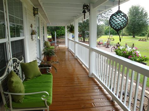 For gorgeous front porch ideas to brighten your home, have a look at our selection of suggestions. Front Porch Designs for Mobile Homes - HomesFeed