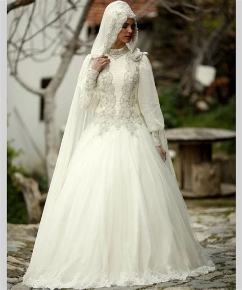 2015 Col Haut Musulmane Robes De Mariée Avec Manches Longues Hijab Cristaux Robe De Mariage Sur