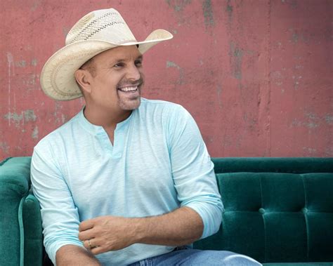Garth Brooks Sports Themed Tailgate Radio Hits Tunein In Time For