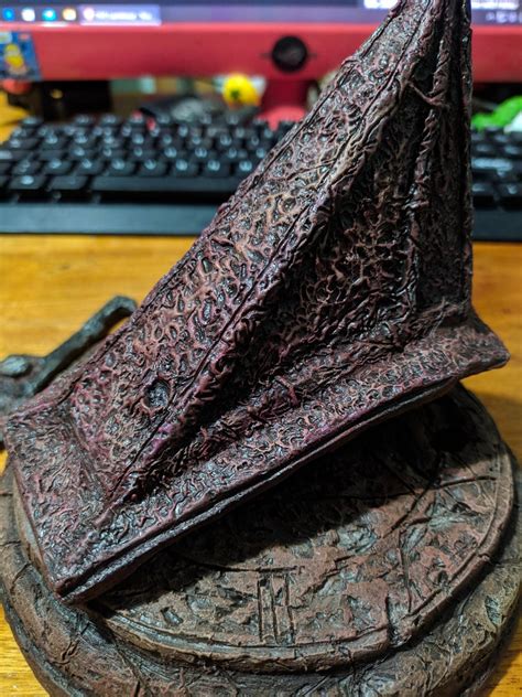 Silent Hill Pyramid Head Statue Figure Sculpture Resin Kit 1 6 Scale Red Pyramid Thing Etsy