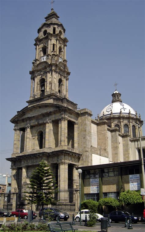 Its location at over 5,000 feet provides a comfortable, subtropical climate. Cathedral, Guadalajara, Mexico - Travel Photos by Galen R ...