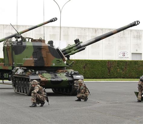 Amx 30 Auf1 155 Mm Spg French Army Armée Française Véhicules