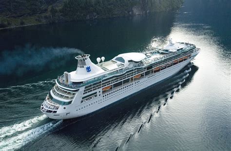 With a gross tonnage of 226,963 gt, she is the second largest passenger ship in the world. Fiche technique du Independence of the Seas, Royal ...