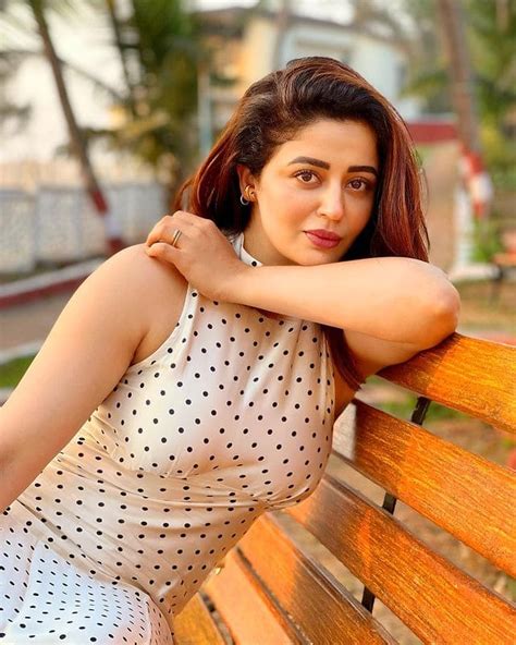 Neha Pendse Bio Height Wiki Education And Net Worth Biographybd