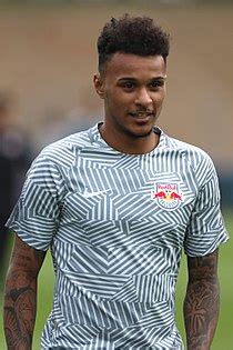 Valentino lazaro (born 24 march 1996) is an austrian footballer who plays as a right midfield for german club borussia mönchengladbach, on loan from inter, and the austria national team. Valentino Lazaro - Wikipedia
