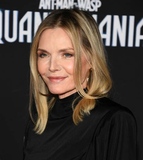 Michelle Pfeiffer Desafía Al Paso Del Tiempo En Su Regreso A La