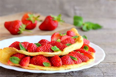 Kürbisschaum-Omelett mit Zwetschgen oder Erdbeeren
