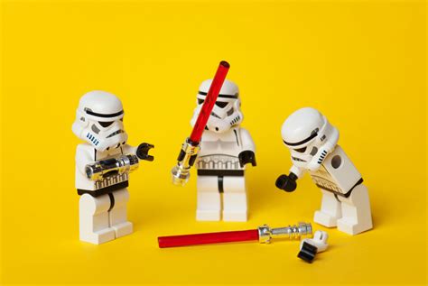 13 Amusing Photos Of Lego Star Wars Characters