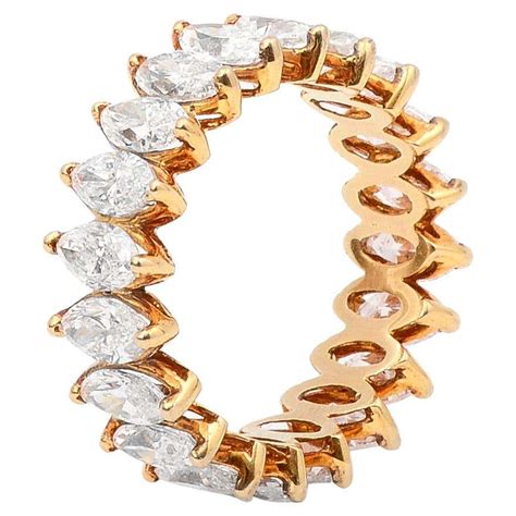 Vintage 18 Karat Yellow Gold Ladies Heart Pattern Ring With Diamonds