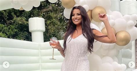 Inside Jess Wrights Stunning Bridal Shower With Sister In Law Michelle Keegan Ok Magazine