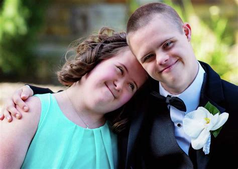 Down Syndrome Teens Prom Pic Goes Viral Houston Chronicle