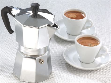 In questo articolo vedremo cos'è, come funziona e come si prepara il caffè con la caffettiera napoletana, aiutandovi anche nella scelta dei migliori. Consigli per fare un buon caffè con la moka | Alimentipedia.it