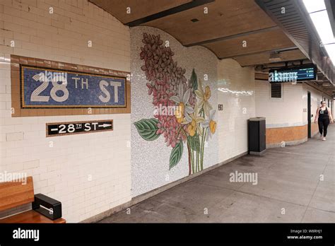 28th Street Subway Station Hi Res Stock Photography And Images Alamy