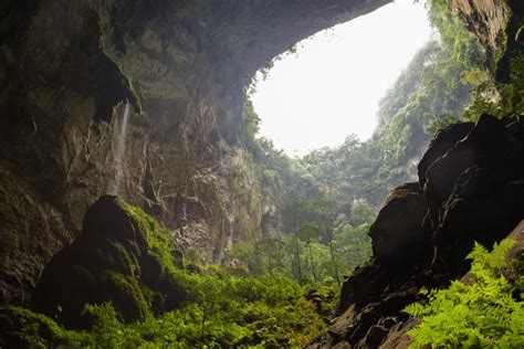 Inside The Colossal Sơn Đoòng Cave