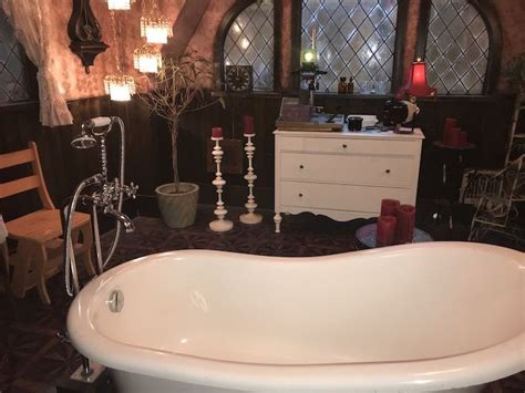CHILLING ADVENTURES OF SABRINA Go Behind The Scenes On A Set Tour Dark Academia Bathroom