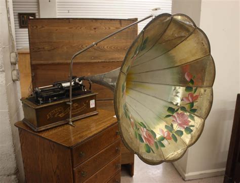 Lot EDISON CYLINDER PHONOGRAPH WITH HORN Home Model A